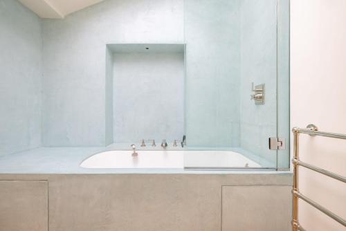 Mews House South Ken - image 11