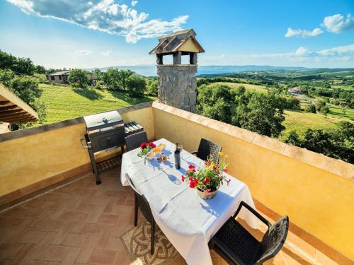 Peaceful Villa in Montefiascone with Jacuzzi - image 14