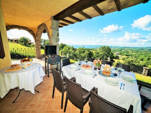 Peaceful Villa in Montefiascone with Jacuzzi - image 3