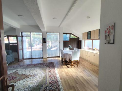 White Apartment in พริซเซ่น