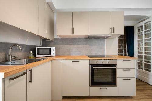 Maison de ville familiale, 5 chambres, terrasse, à 20 minutes du centre ville, Niza (foto 4)
