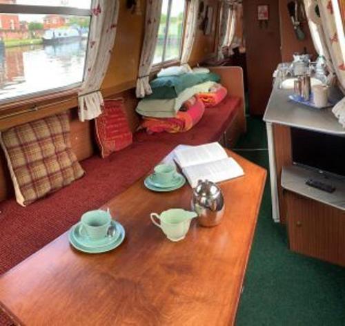 บริการและสิ่งอำนวยความสะดวก, Stone - Boat - Sleeps 4 - Pet Friendly - 85ws in สโตน