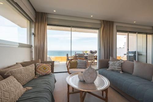 Lovely villa with uninterrupted sea view 2