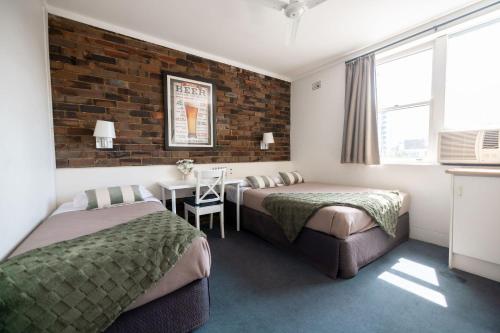 Hornsby Inn in Upper North Shore