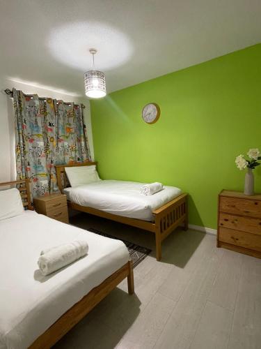 Chic 2 Bed Apartment with Free Parking- Recently Redecorated, 10 Minutes to City Centre, Edinburgh (fotografie 10)