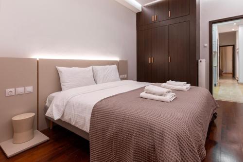 Stylish 2BDR Exarchia Apt with Balcony and Workspace, Atény (fotografie 6)