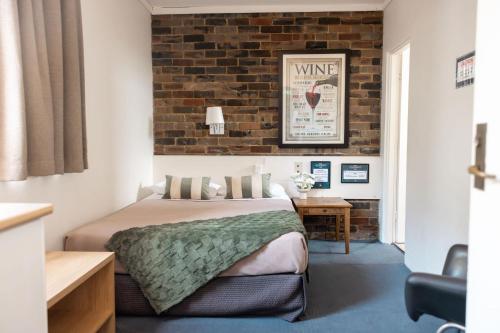 Hornsby Inn in Upper North Shore