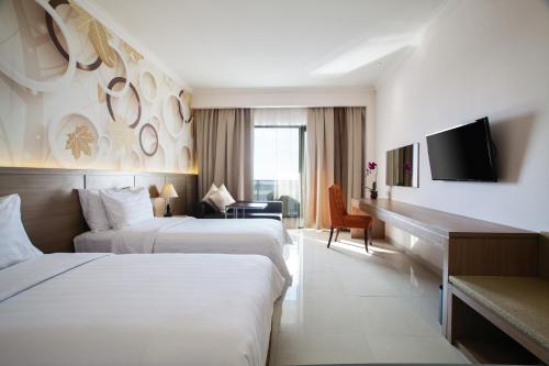 Deluxe - Twin/Hollywood