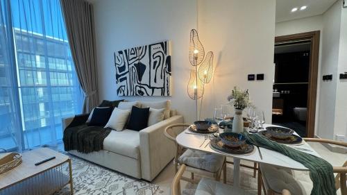 Ashri Luxe Apt Binghatti House located JVC, Dubaj