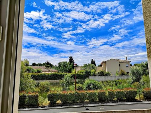 Villa with air-conditioned pool, 15 minutes from beaches and Montpellier in ฟาเบรกาส