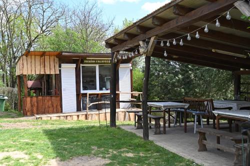 restavracija, Napfény Camping (Napfeny Camping) in Taliándörögd