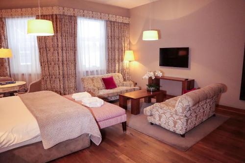 Tigerlily - image 19