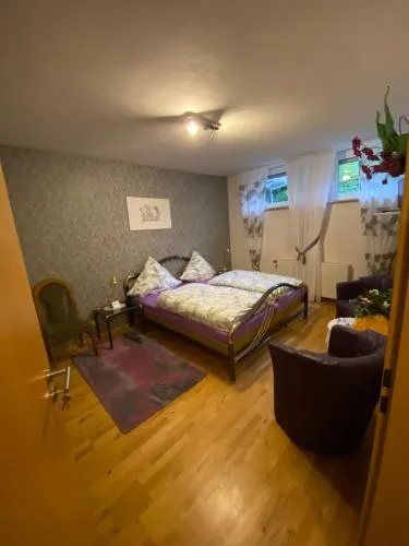 Zimmer 2 inkl eigenem Bad in Waldböckelheim, Deutschland