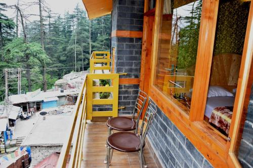Sun Mark – Manali, PA