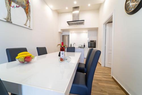 Cretan Country Villa with Shared pool in Agia Varvara