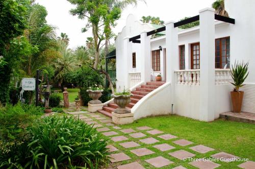 Three Gables Guesthouse – Upington, NM