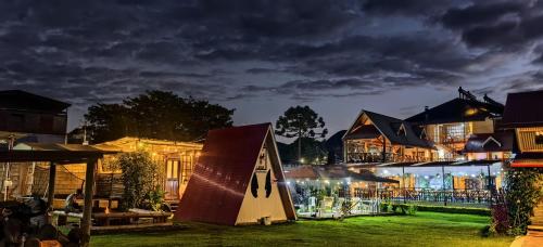 Restaurant, Hospedaje, Cabanas y Sauna Tunki Lodge in Oxapampa