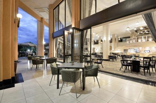 ห้องอาหาร, Windhoek Country Club Resort in วินด์ฮุก