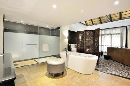 Baño, Bakubung Bush Lodge in Pilanesberg