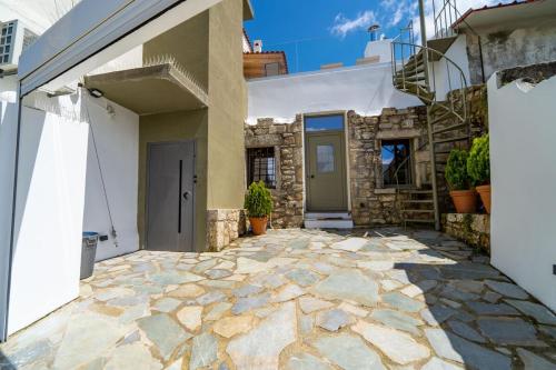 Cretan Country Villa with Shared Pool 2 in Agia Varvara