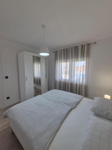 Apartments Tonći – Tribunj, VA