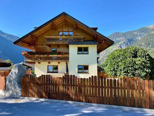 Ferienwohnung für 9 Personen ca 150 m in Umhausen, Tirol Nordtirol in Umhausen