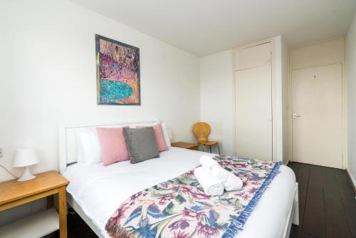 A Skyhigh Stay for 2 in Vauxhall London - image 10