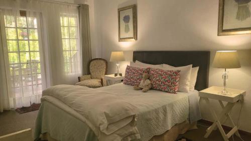 Three Gables Guesthouse – Upington, NM