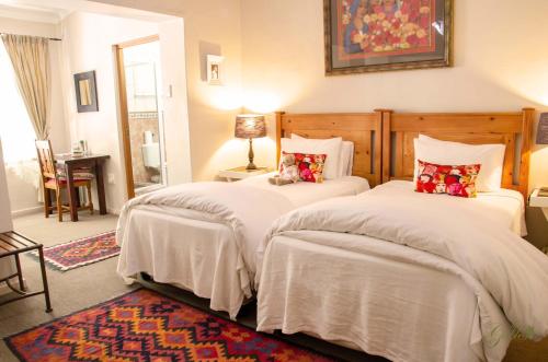Three Gables Guesthouse – Upington, NM
