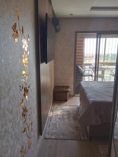 Chambre climatisée proche aéroport avec salle de bain privée & balcon (Chambre climatisee proche aeroport avec salle de bain privee & balcon) in 벨 아루시