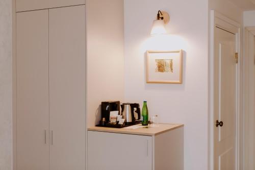 Standard Single Room image 10