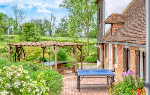 Viesnīcas āriene, Stunning Home In Grandmesnil in L'Oudon