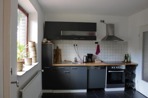 Cocina, Gemütliche Ferienwohnung mit eigenem Garten auf dem Lohoff (Gemutliche Ferienwohnung mit eigenem Garten auf dem Lohoff) in Schneverdingen