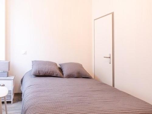 Apartment image 8