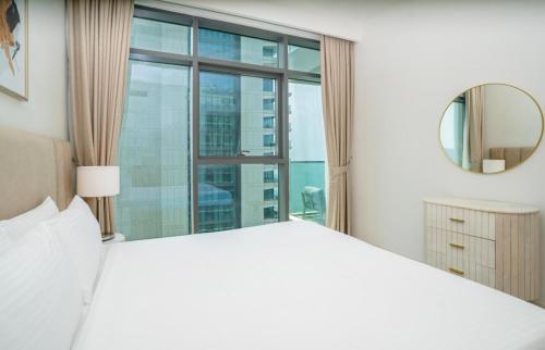 HomesGetaway-Luxury 2Br Apartment in Beach Vista Tower 2, Дубай (фото 5)