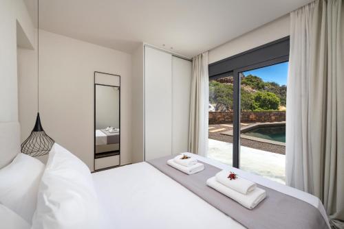 Quiet & Cozy, Aura House