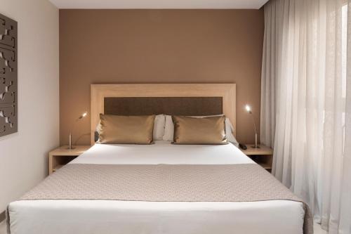 Double or Twin Room image 3