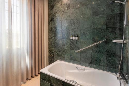 Superior Double Room with Terrace image 6