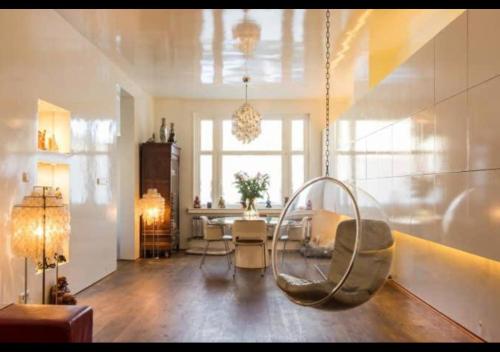  BEAUTIFUL APARTMENT WiTH ASIAN STYLE BEDROOM NEAR RAI & CENTER, Unterkunft in Amsterdam