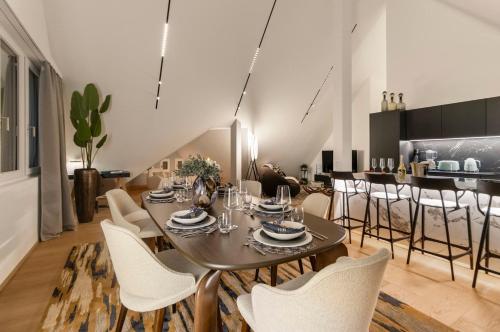 Bahnhofstrasse Designer Penthouse Private Rooftop, Zürich