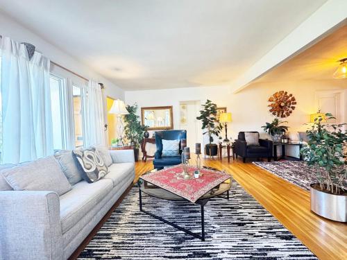 Charming 3BR House - Hal-UC, Los Ángeles