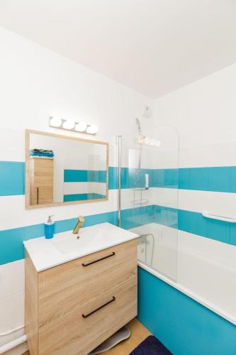 Apartment near Buttes Chaumont - image 3