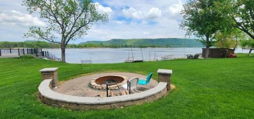 Riverfront Retreat in Wabasha in วาบาสชา (MN)