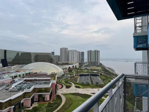 Landscape view and sea view 1BR near Airport, Metro Manila