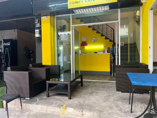 comfy crib hostel - 출입구