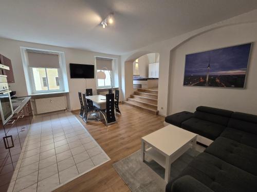 FERIENWOHNUNG 77m2 APARTMENT 2 RAUM WOHNUNG im ZITTAUER STADTZENTRUM INNENSTADT INNENRING TOP LAGE MARKT UND RATHAUS NÄHE in Zittau, Deutschland