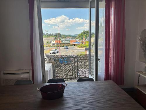Appartement confortable avec jardin a Objat, 120 m² in Objat