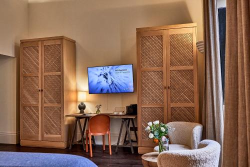 room detail thumbnail 1