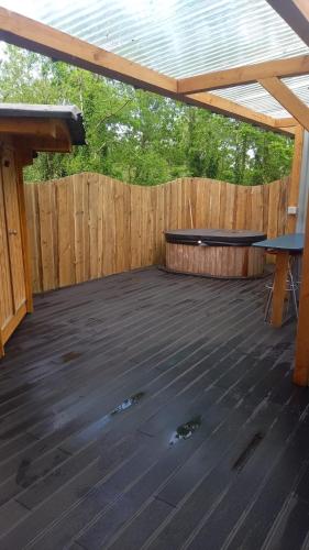 Pezsgőfürdő, Shanti Ghar Glamping in Glengariff