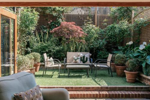 Beautiful Ground Floor Apartment Plus Private Garden, London (photo 2)